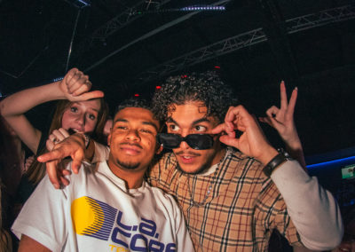 Reportage de portrait d'étudiant mineur dans la boîte de nuit à Globull pour l'association Bacstage.